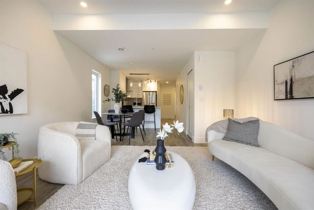 6328 King George Boulevard 1, Surrey