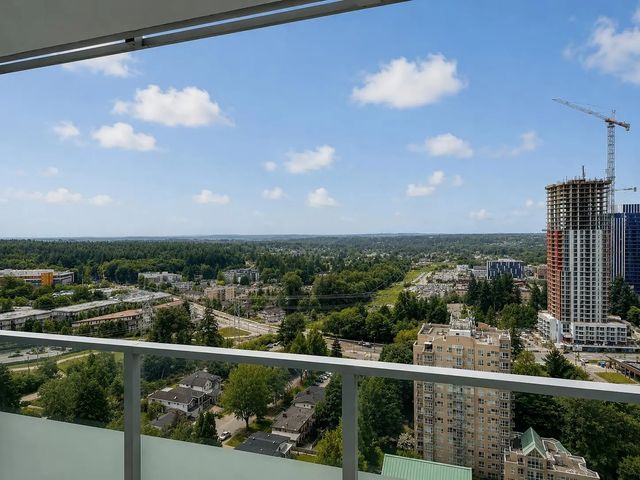 13768 100 Avenue 2106, Surrey