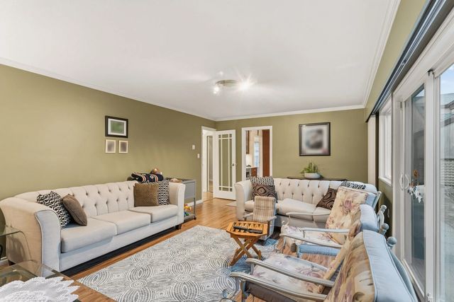4729 Canada Way, Burnaby