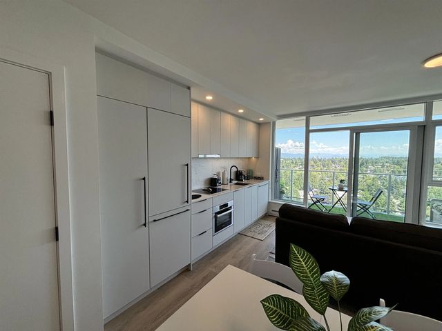 13685 102 Avenue 2403, Surrey