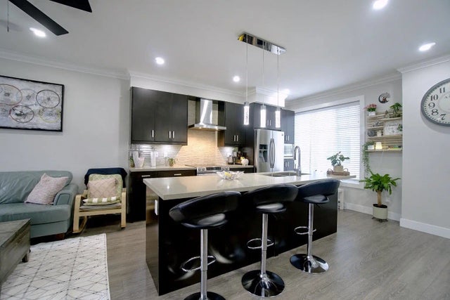 7056 192 Street 10, Surrey