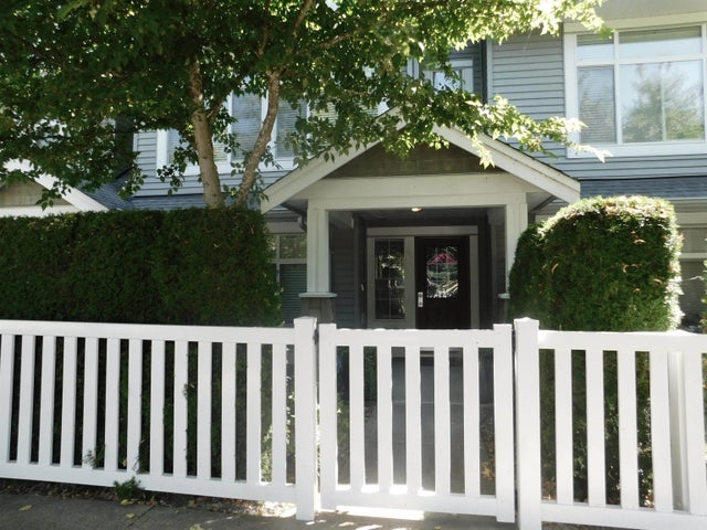 19330 69 Avenue 40, Surrey