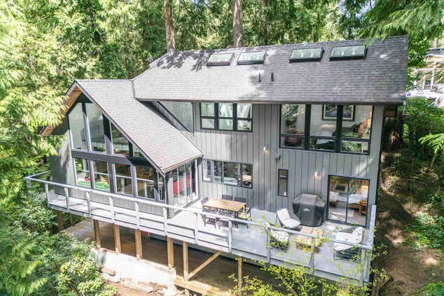 1197 Tall Tree Lane, North Vancouver