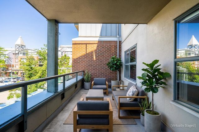 260 Newport Drive 204, Port Moody