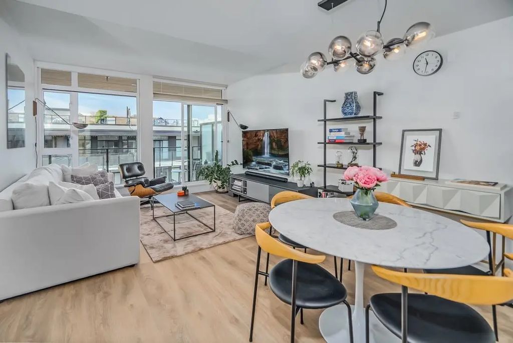 5085 Main Street 605, Vancouver