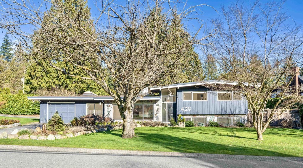 429 Newlands Road, West Vancouver