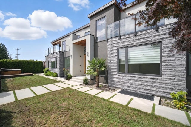 2113 Dawes Hill Road, Coquitlam