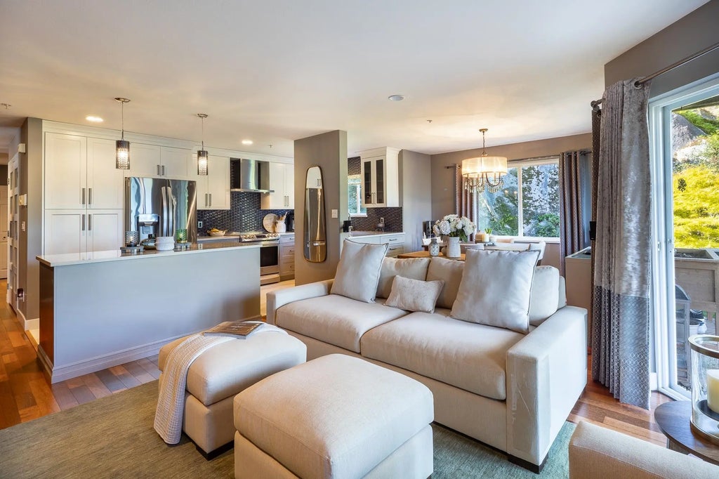 5780 Trail Avenue W101, Sechelt