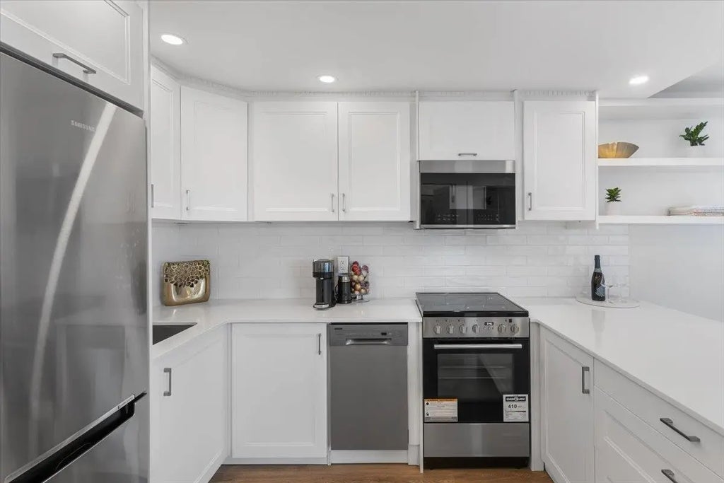 2016 Fullerton Avenue 1710, North Vancouver