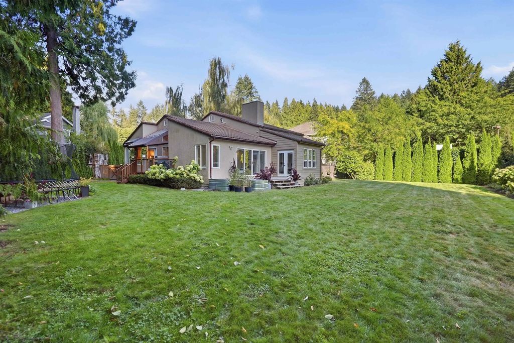 2207 Tanager Place, North Vancouver