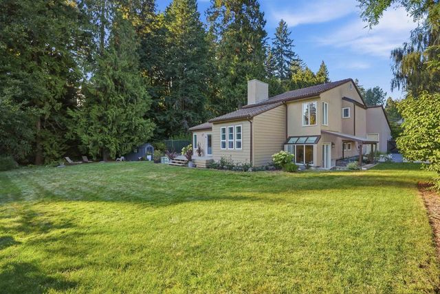 2207 Tanager Place, North Vancouver