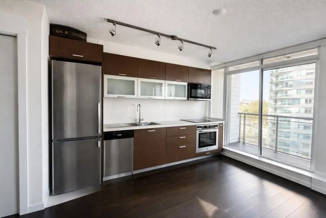 10777 University Drive 610, Surrey