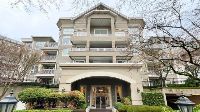 5888 Dover Crescent 425, Richmond