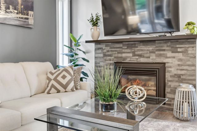 15717 Marine Drive 105, White Rock