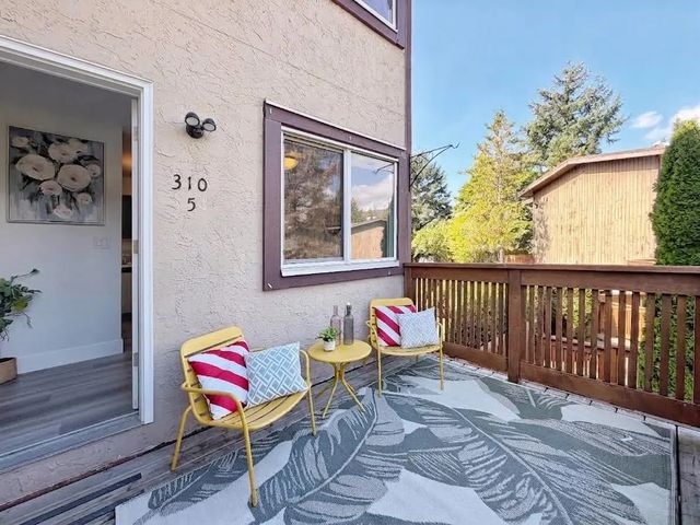 310 Highland Way 5, Port Moody