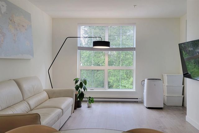 8379 201 Street 403, Langley