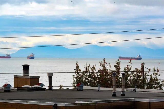 2366 Marine Drive, West Vancouver