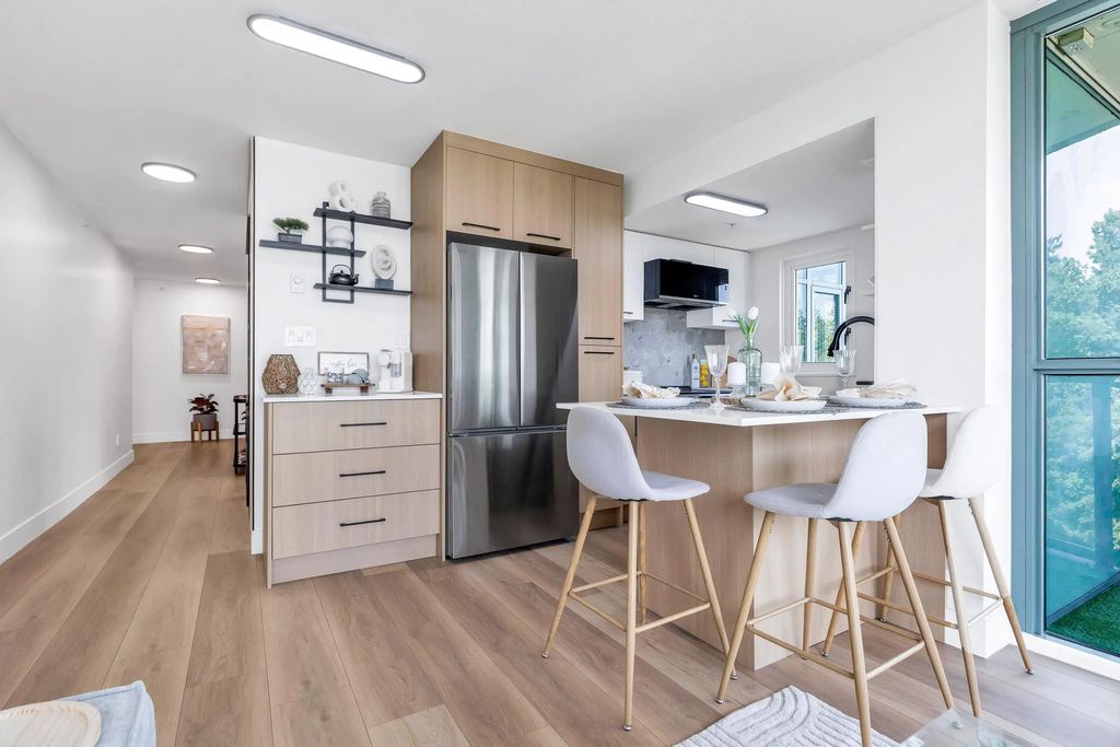 2733 Chandlery Place 1001, Vancouver