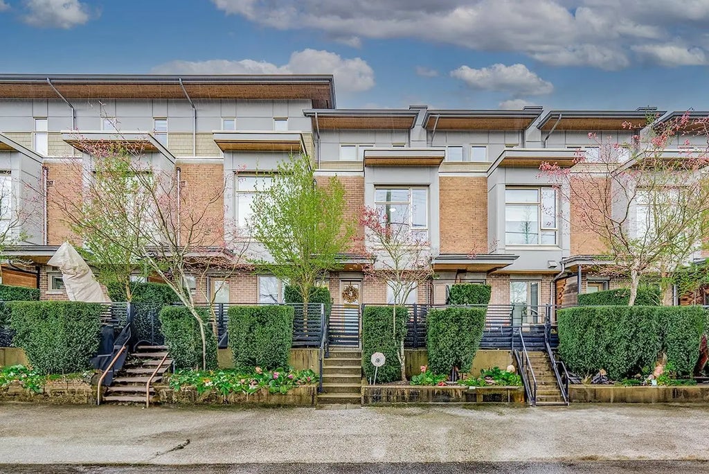 5522 Oak Street, Vancouver