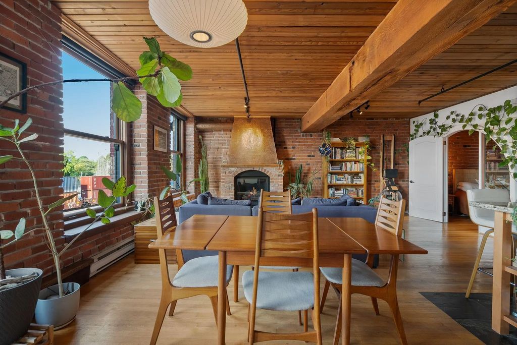 41 Alexander Street 305, Vancouver