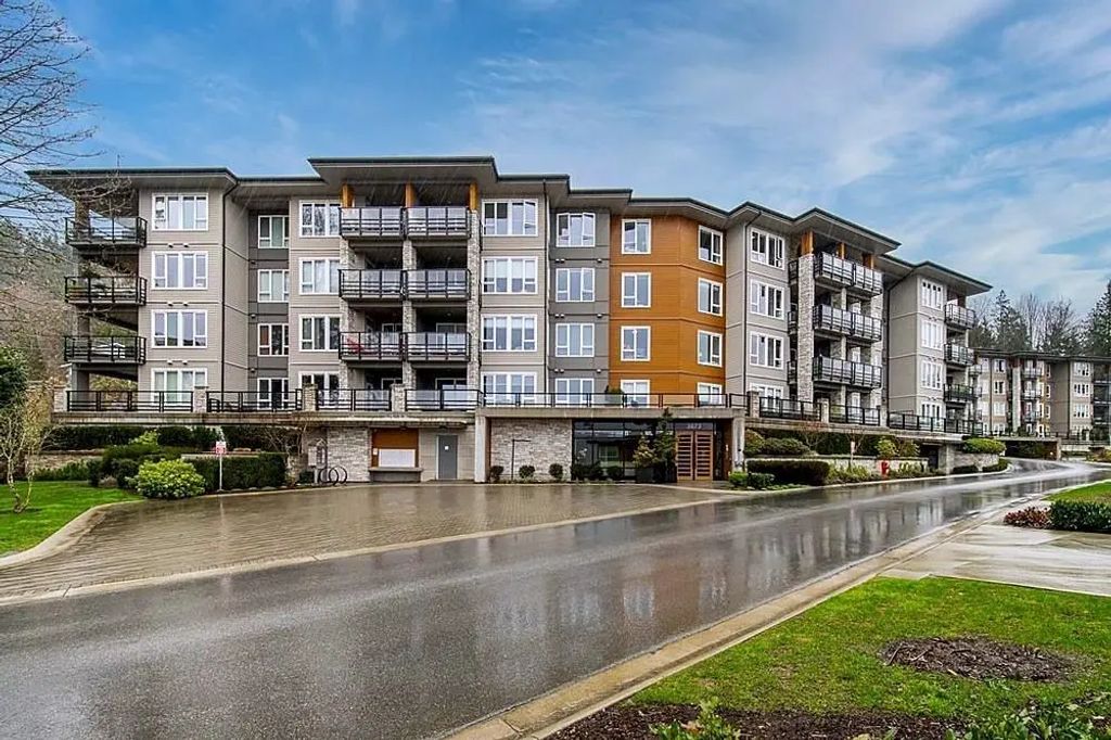 3873 Cates Landing Way 102, North Vancouver