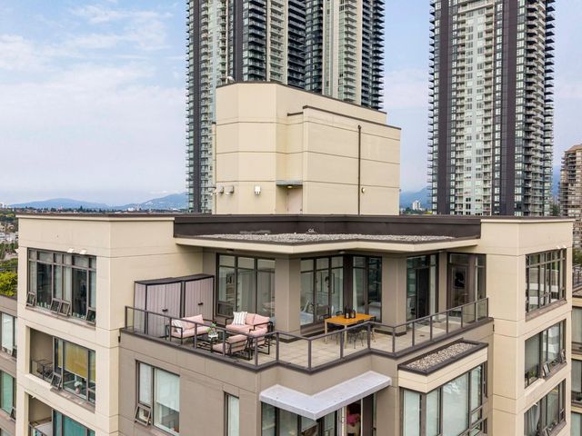 4182 Dawson Street Ph1, Burnaby