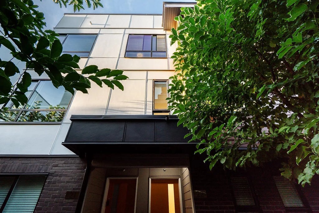 19749 55 Avenue 22, Langley