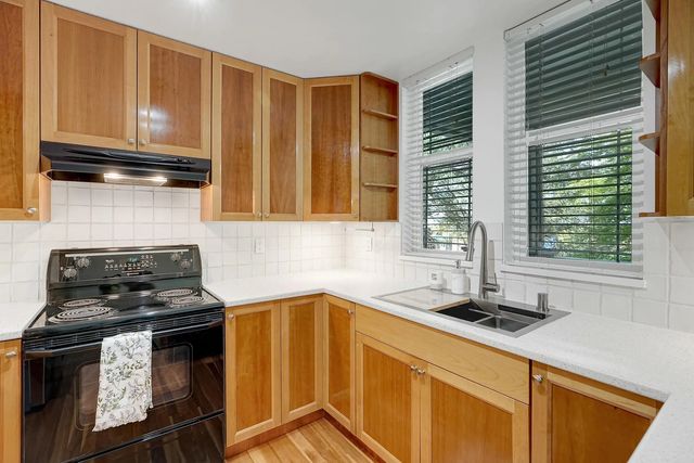 15350 16a Avenue 211, Surrey
