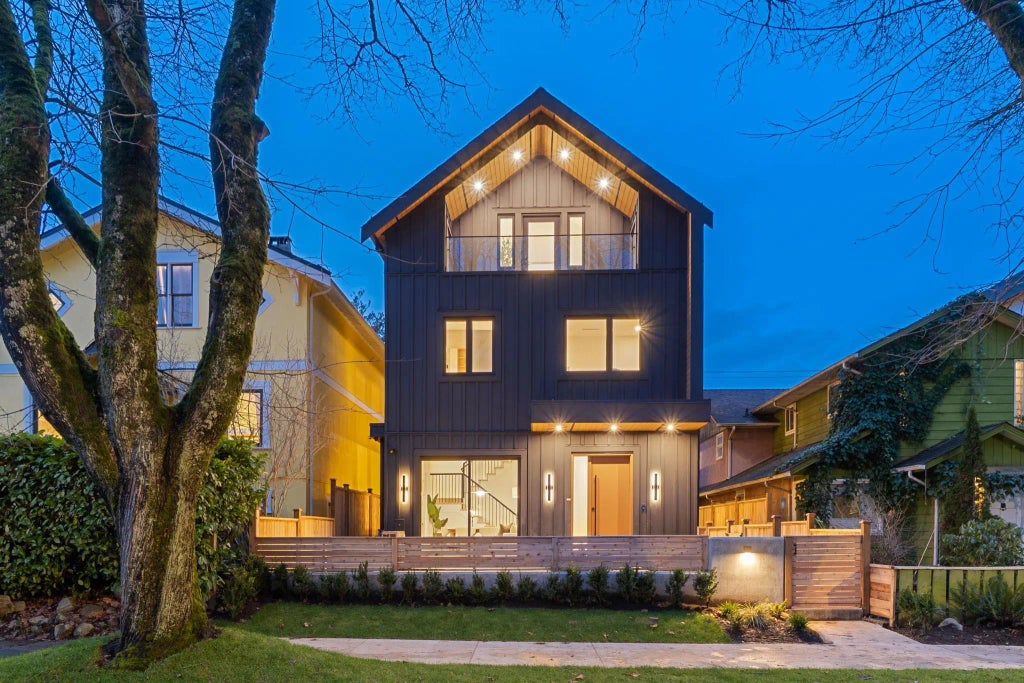 1945 E 13th Ave Avenue 2, Vancouver