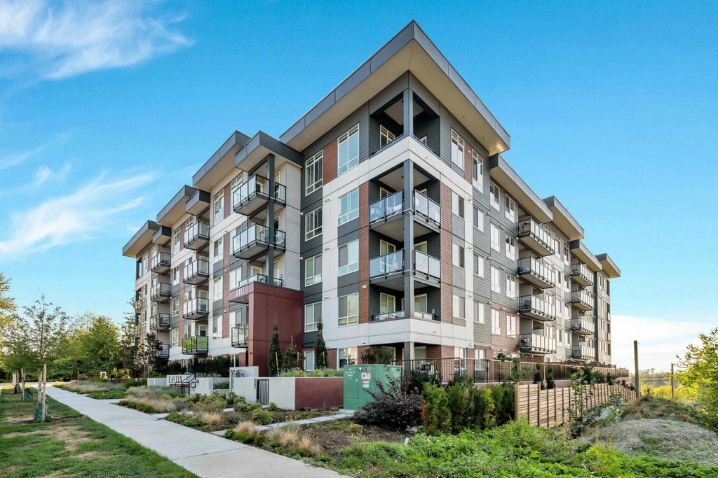 8117 200a Street 615, Langley