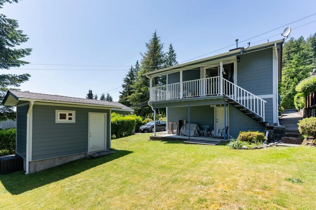 4370 Mountain Highway, North Vancouver