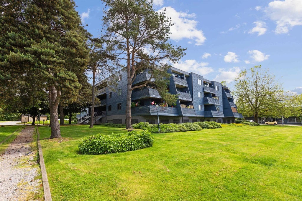 17661 58a Avenue 212, Surrey