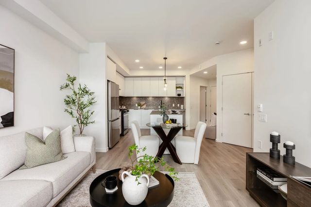 7936 206 Street 402, Langley