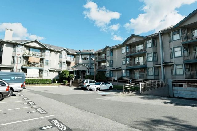 10756 138 Street 313, Surrey