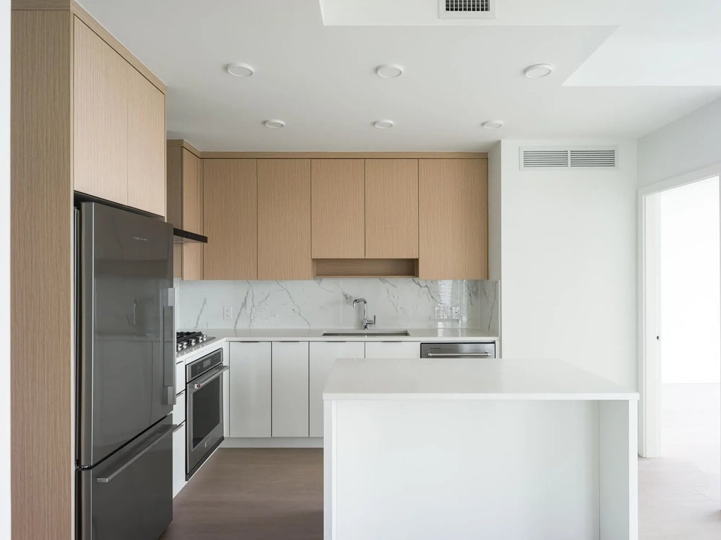 699 Whiting Way 2301, Coquitlam