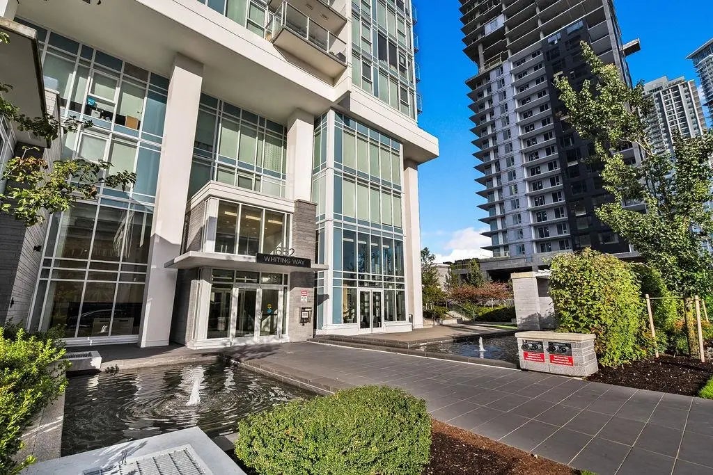 652 Whiting Way 2601, Coquitlam