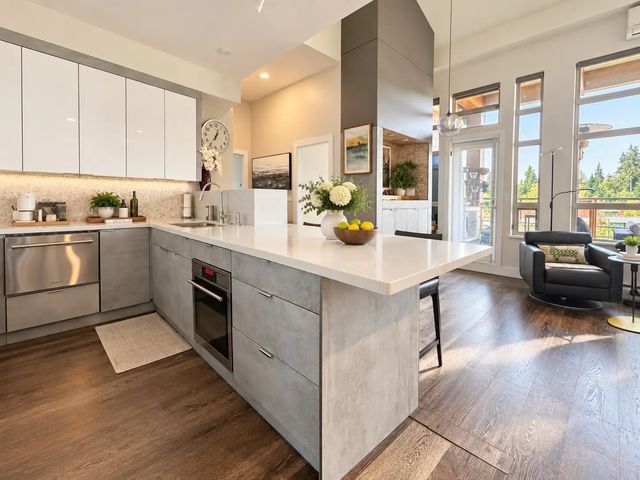 3602 Aldercrest Drive 506, North Vancouver