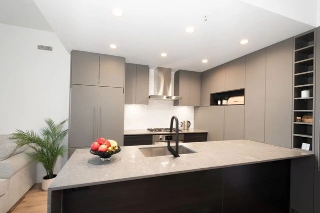 55 Klahanie Drive 312, Port Moody
