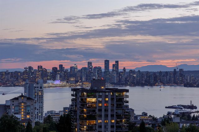 135 E 13th Street 1005, North Vancouver