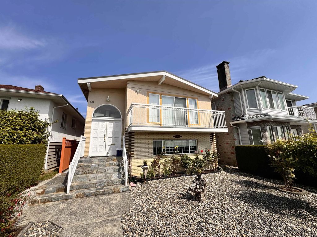 120 Springer Avenue Lower, Burnaby