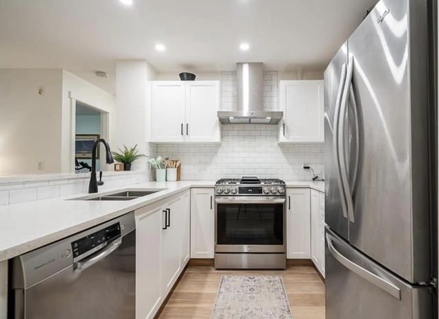 500 Klahanie Drive 201, Port Moody