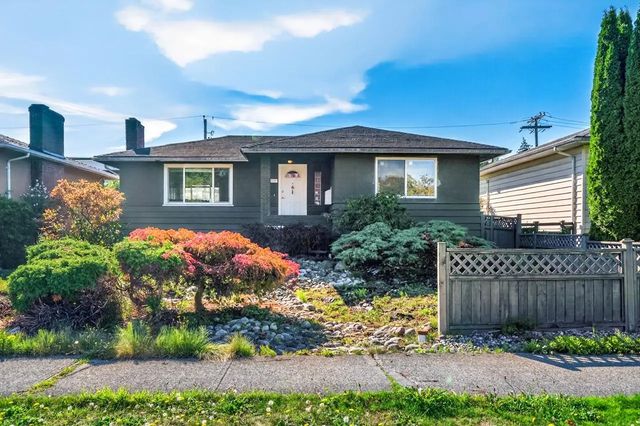 3232 W 16th Avenue, Vancouver