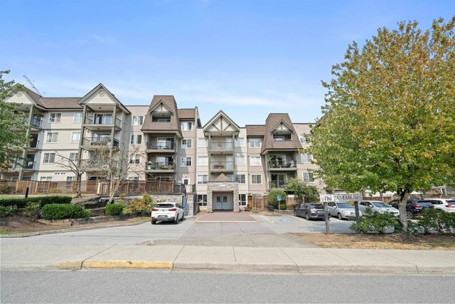 12083 92a Avenue 207, Surrey