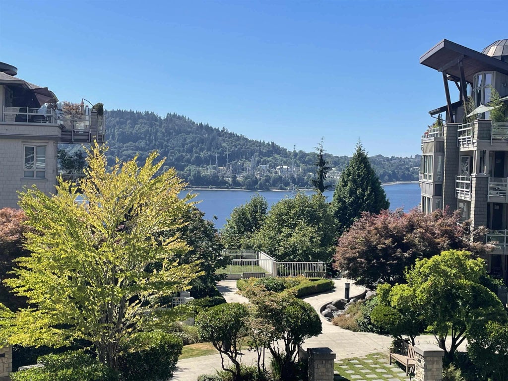 580 Raven Woods Drive 309, North Vancouver