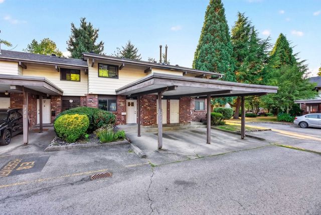 13931 74 Avenue 211, Surrey