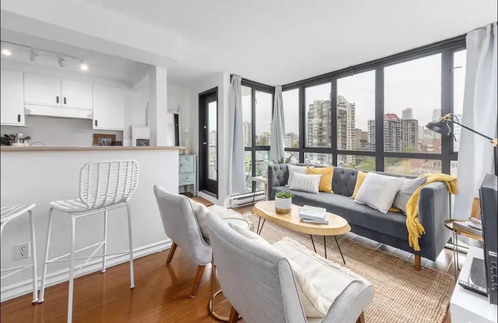 907 Beach Avenue 1705, Vancouver