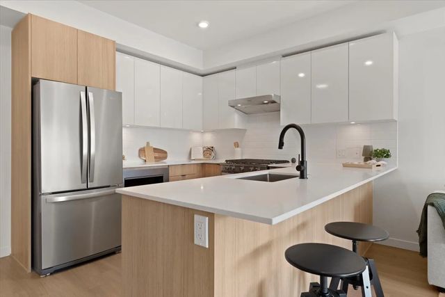 2277 Hawthorne Avenue 207, Port Coquitlam