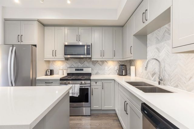 14605 Mcdougall Drive 303, Surrey