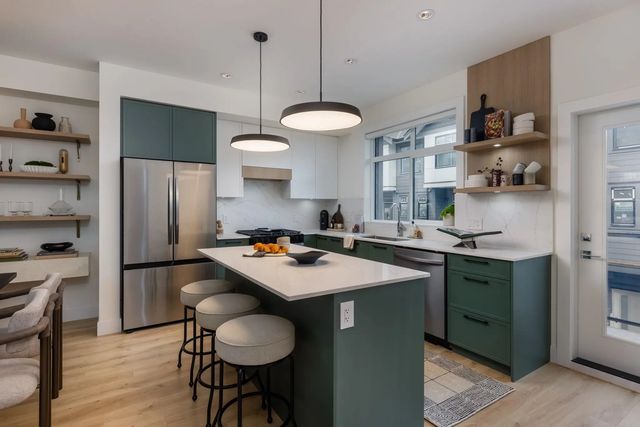 17429 59 Avenue 32, Surrey