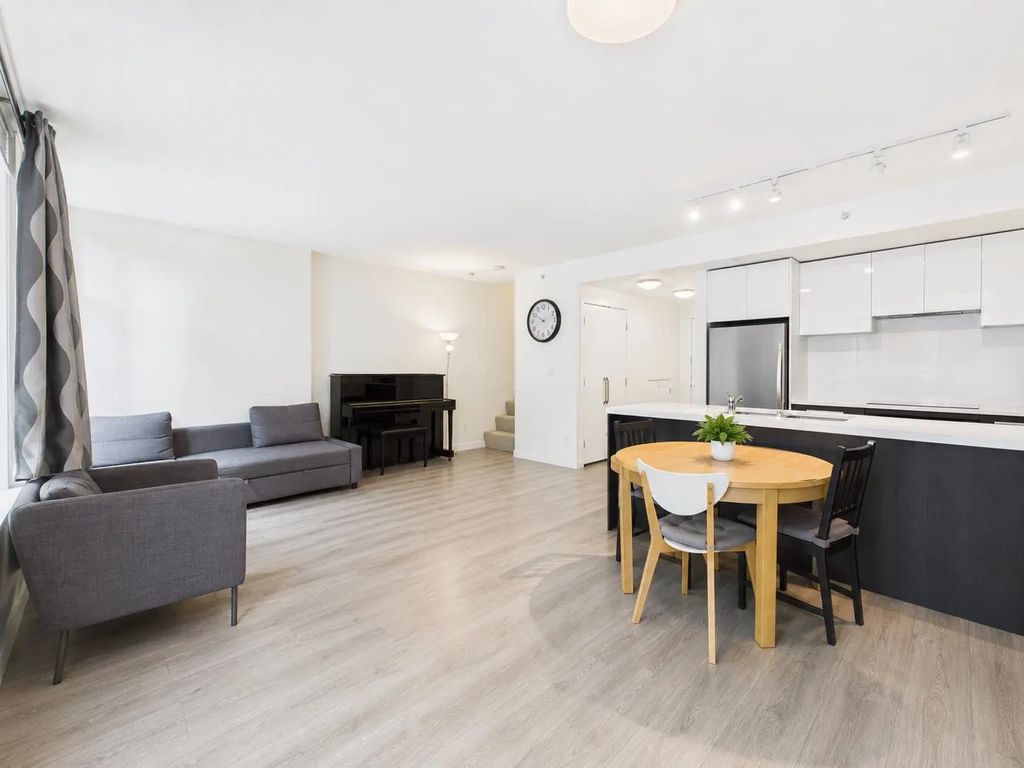 6335 Silver Avenue, Burnaby